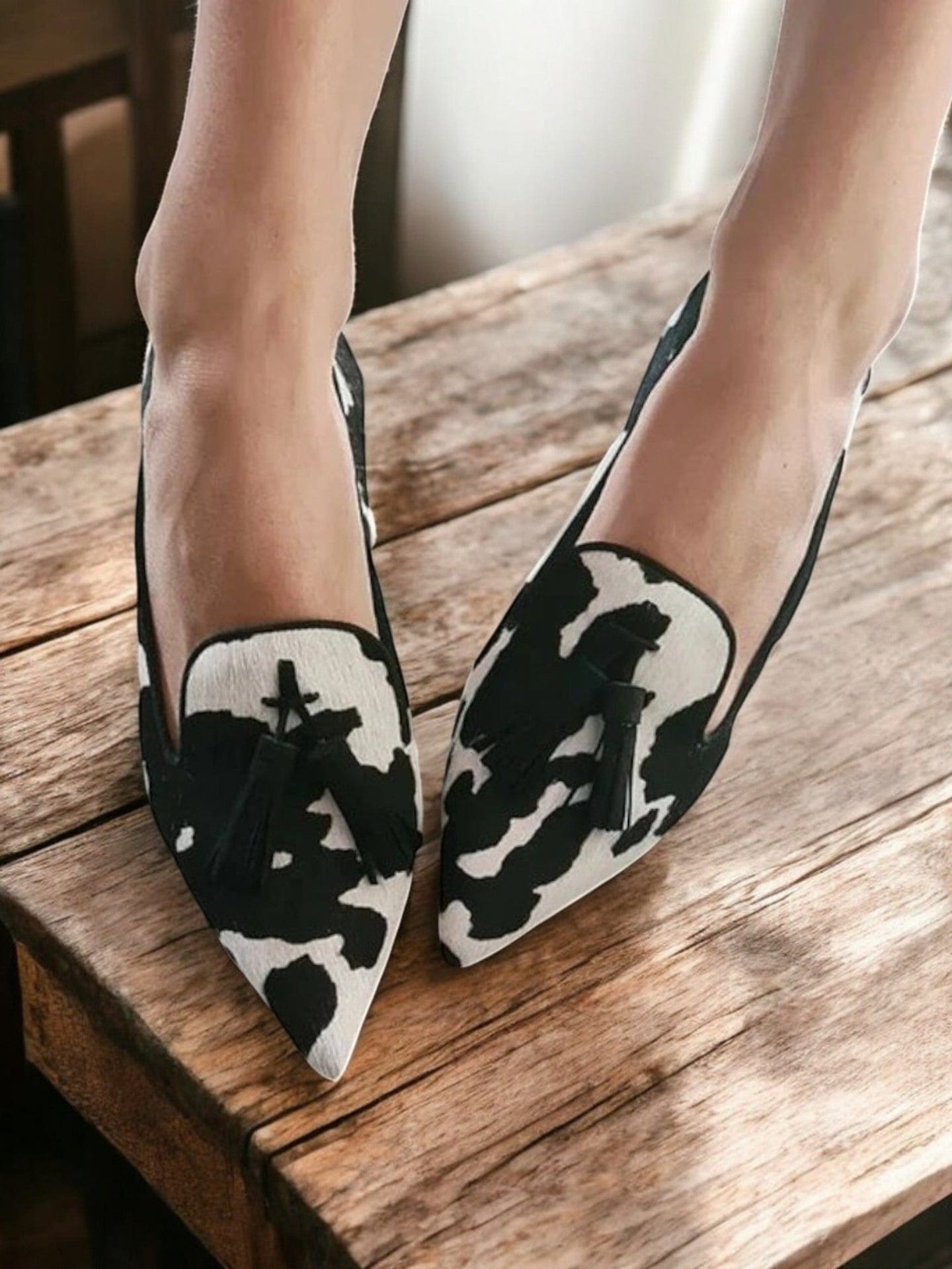 Karin | spetsiga loafers i svart läder, klassisk design