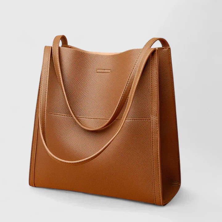 Berit | Axellväska i klassisk design, svart läder