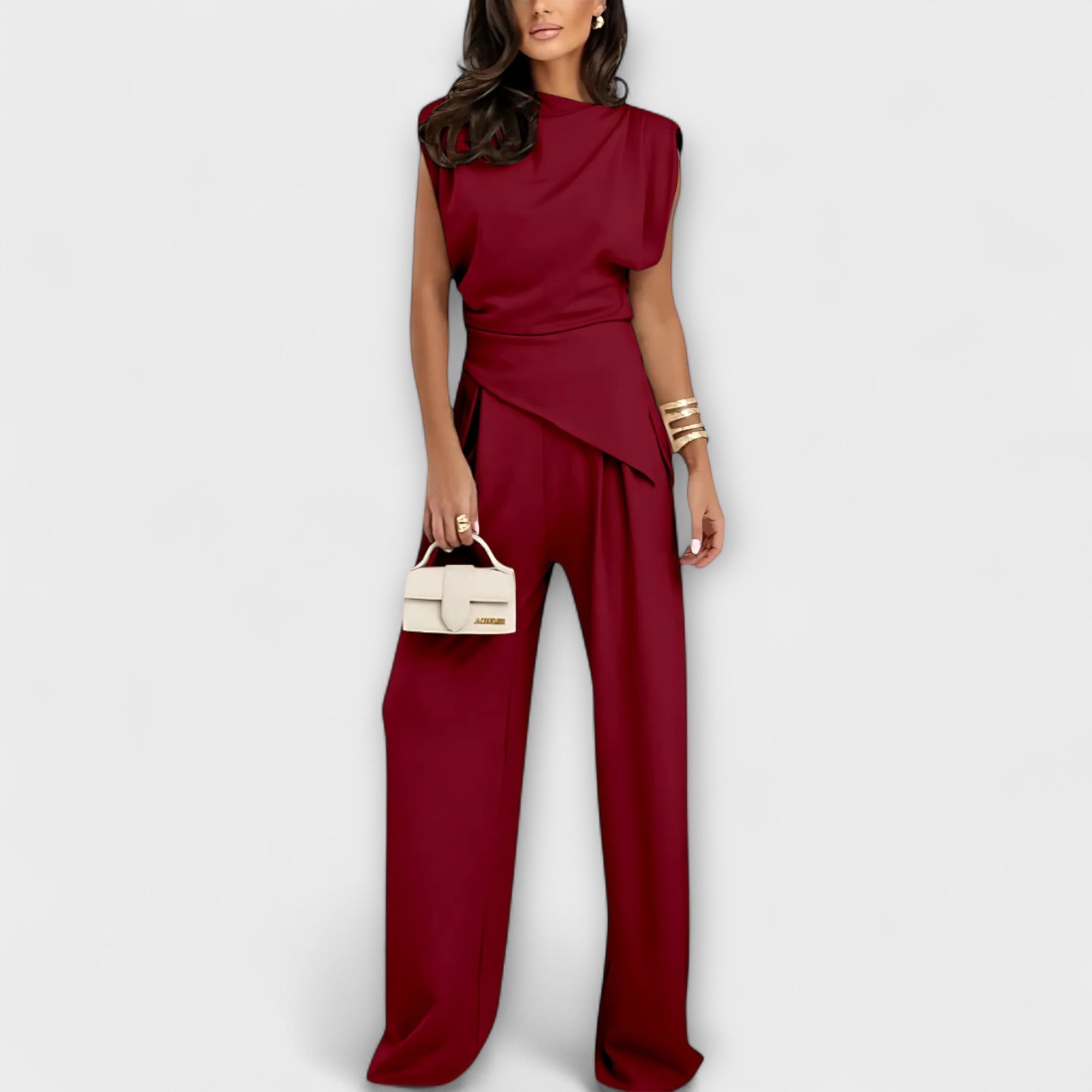 Kristina | Asymmetrisk Ensemble med Draperade Axlar