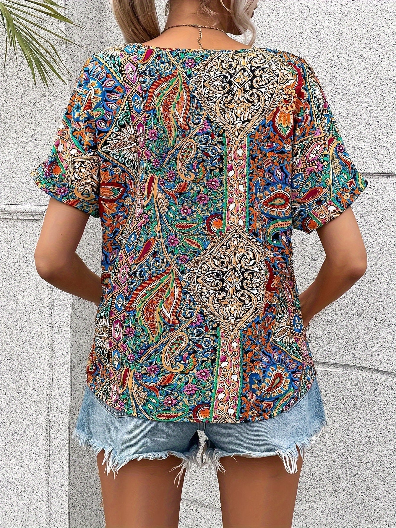 Ingrid | Mönstrad V-Ringad Blus I Bohemisk Stil