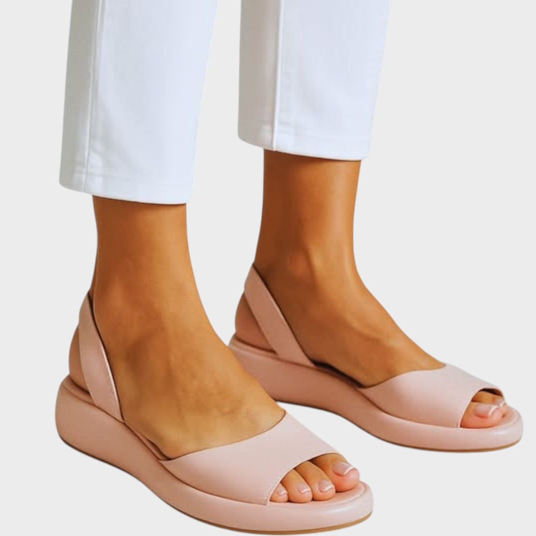 Hilda | Ortopediska Sandaler i Svart Läder med Justerbar Rem