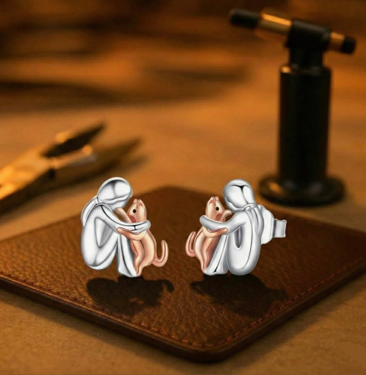 Katt Omfamnande Örhängen