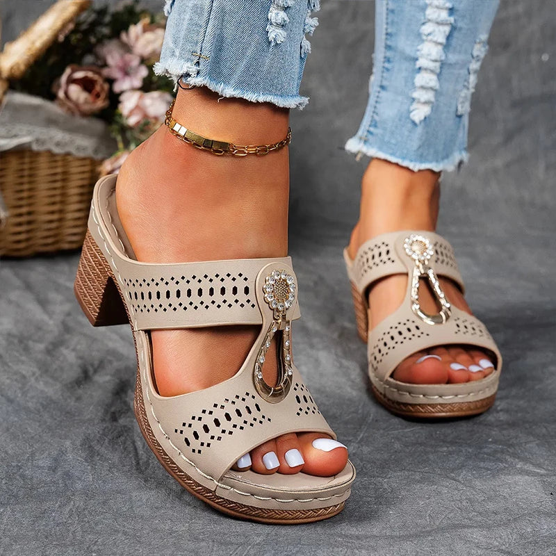Ingrid | Khaki Gyllene Sandaler i Klassisk Design