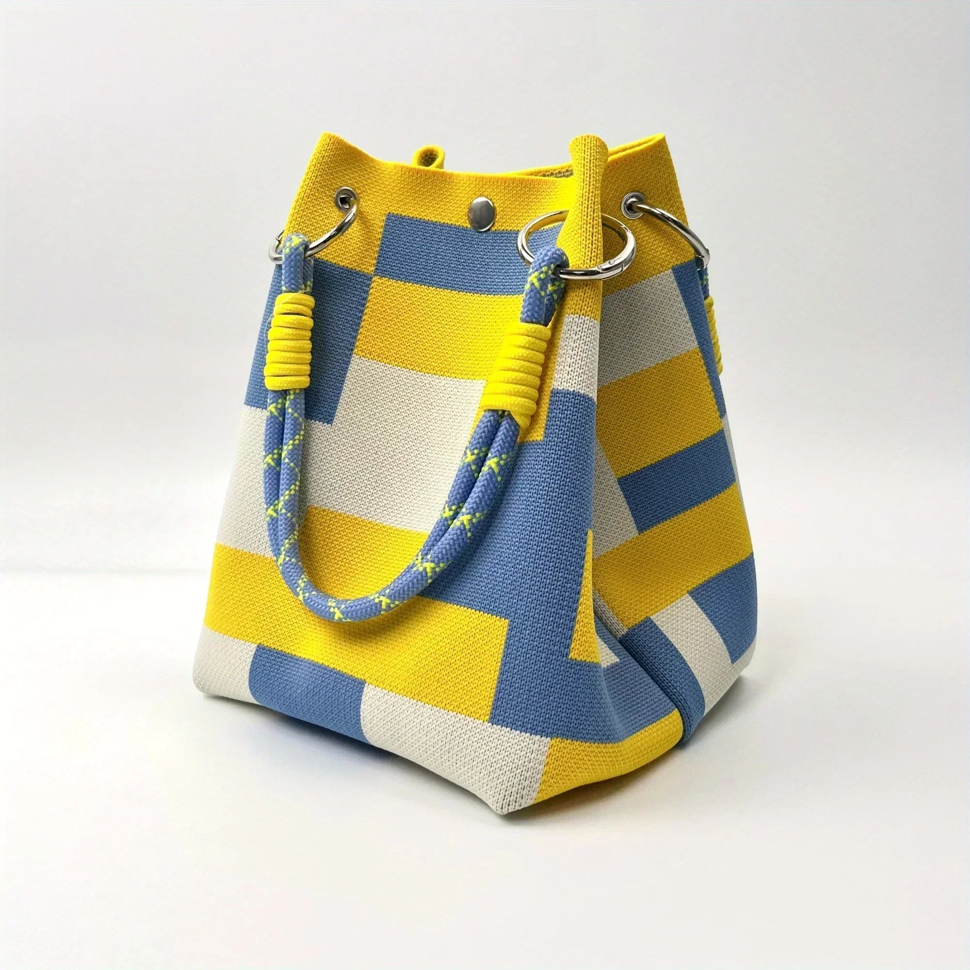Petra | Geometrisk bucket-väska