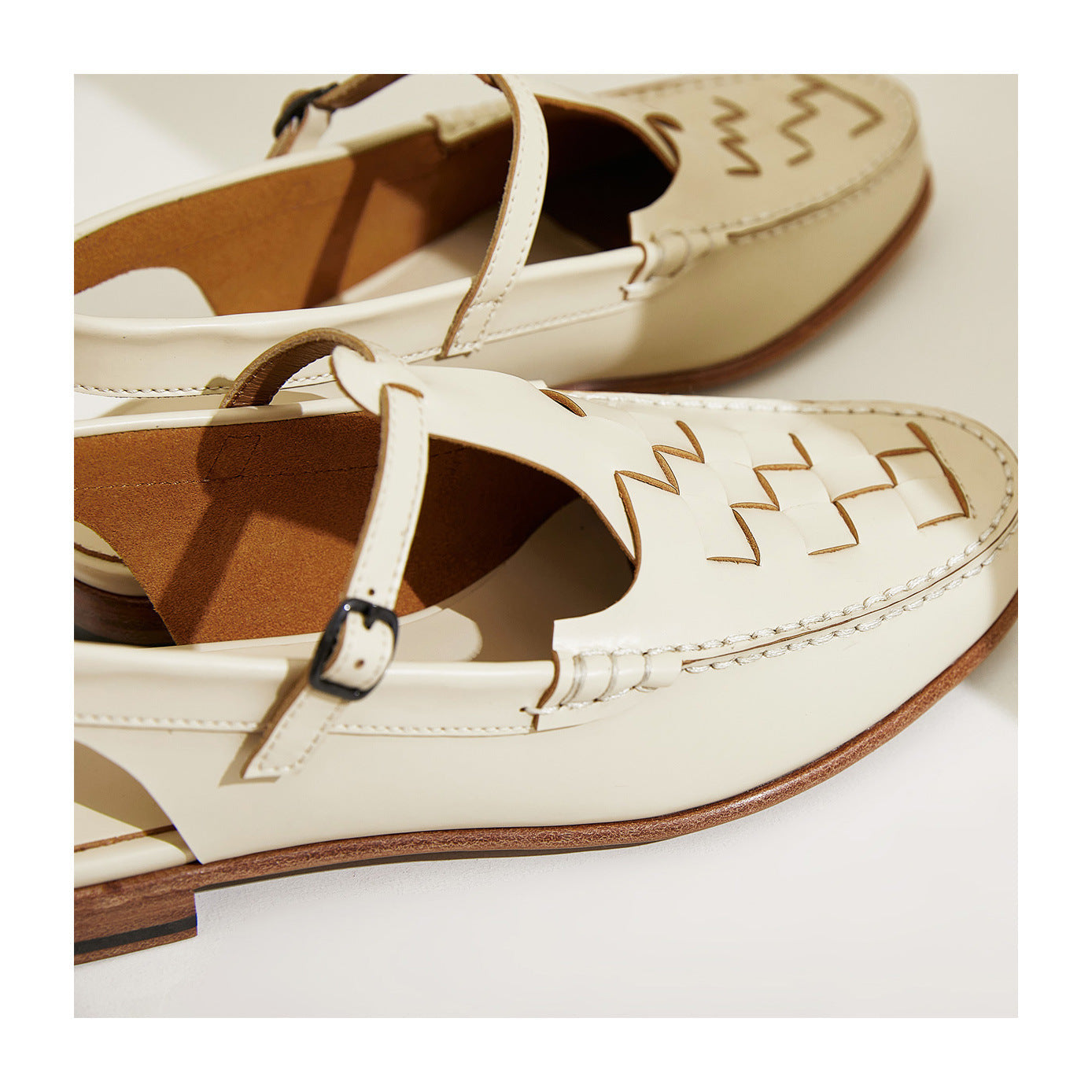 Maria | Vävd Charm Sandaler i Brun med Vävd Design