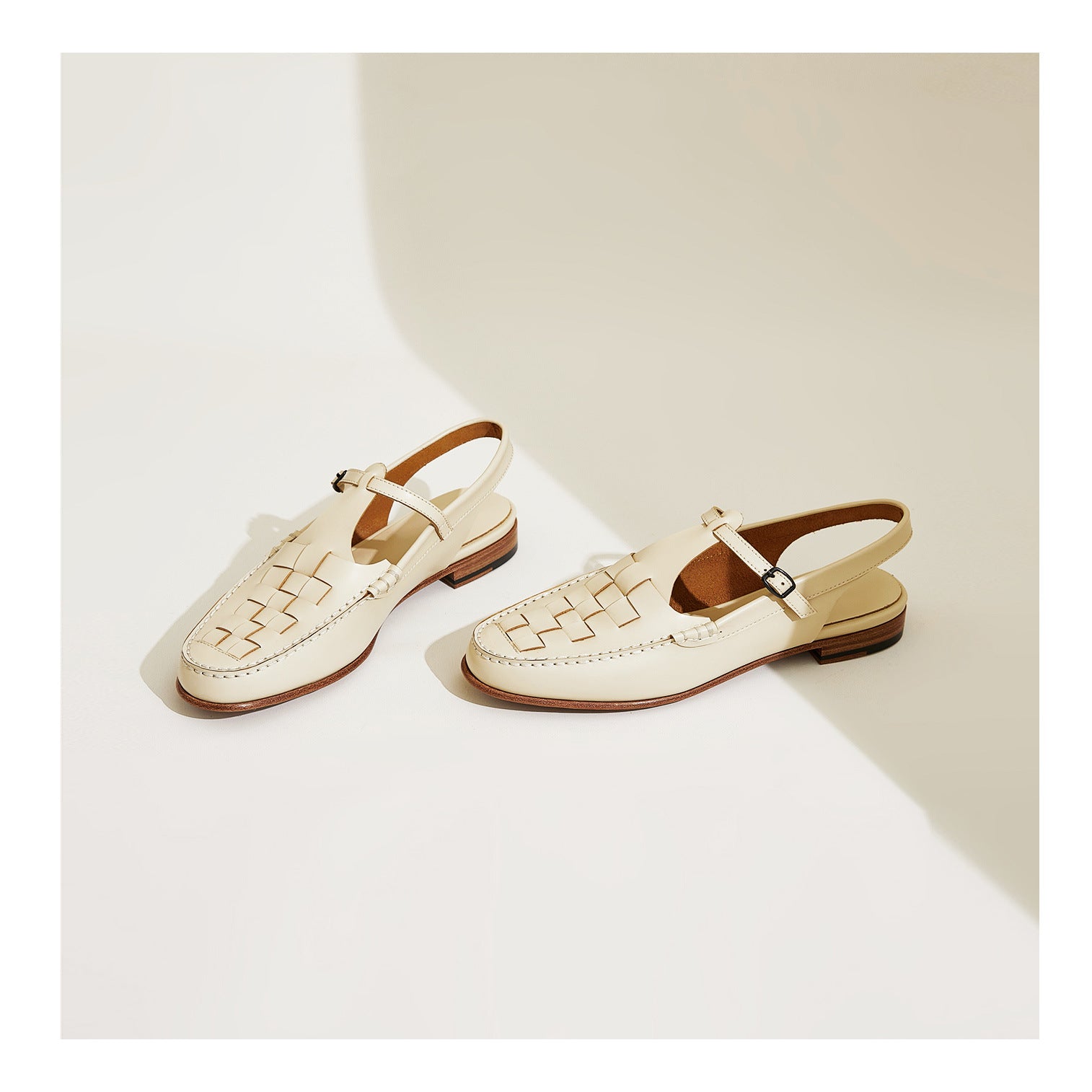 Maria | Vävd Charm Sandaler i Brun med Vävd Design