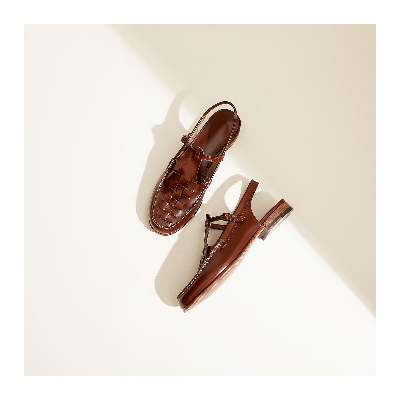 Maria | Vävd Charm Sandaler i Brun med Vävd Design