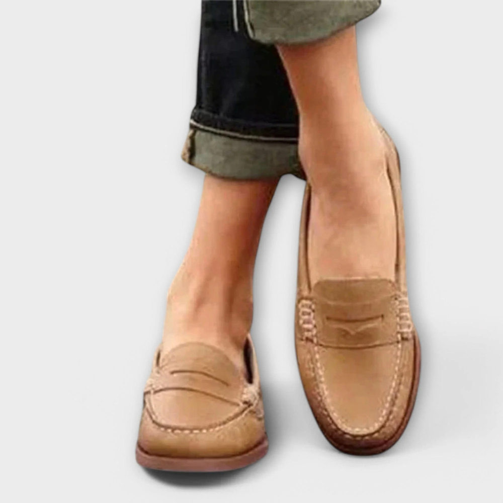 Sara | Klassiska kvinnors loafers i svart lÀder