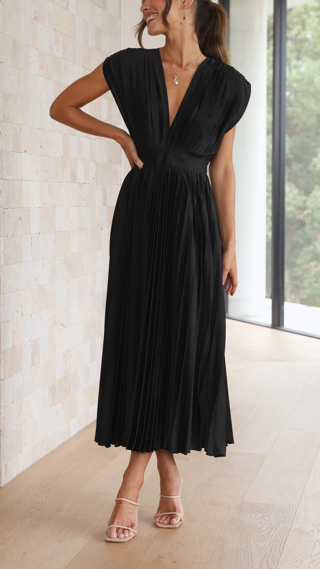 Lena | Elegant Plisserad Klänning