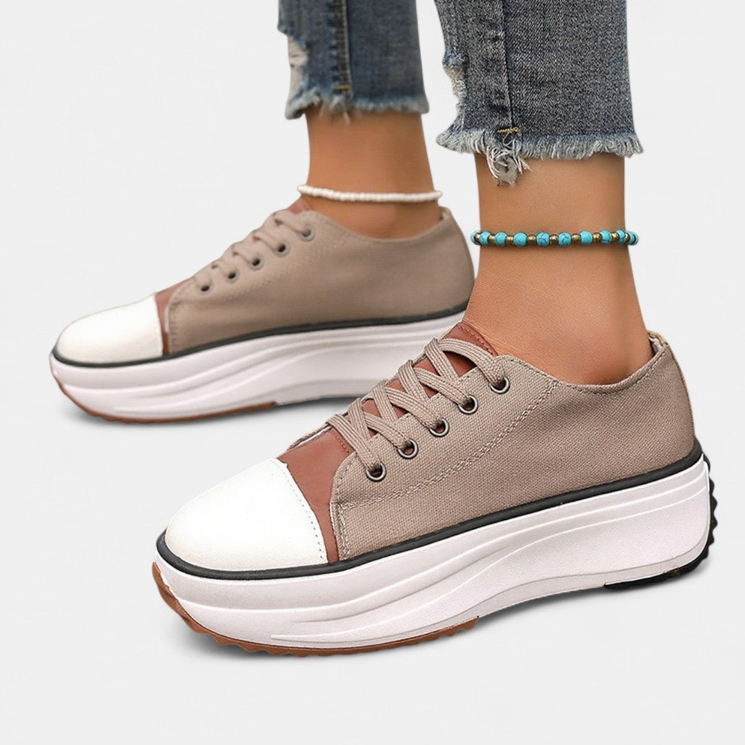 Ingrid | Vita bekväma sneakers i skinn och textil