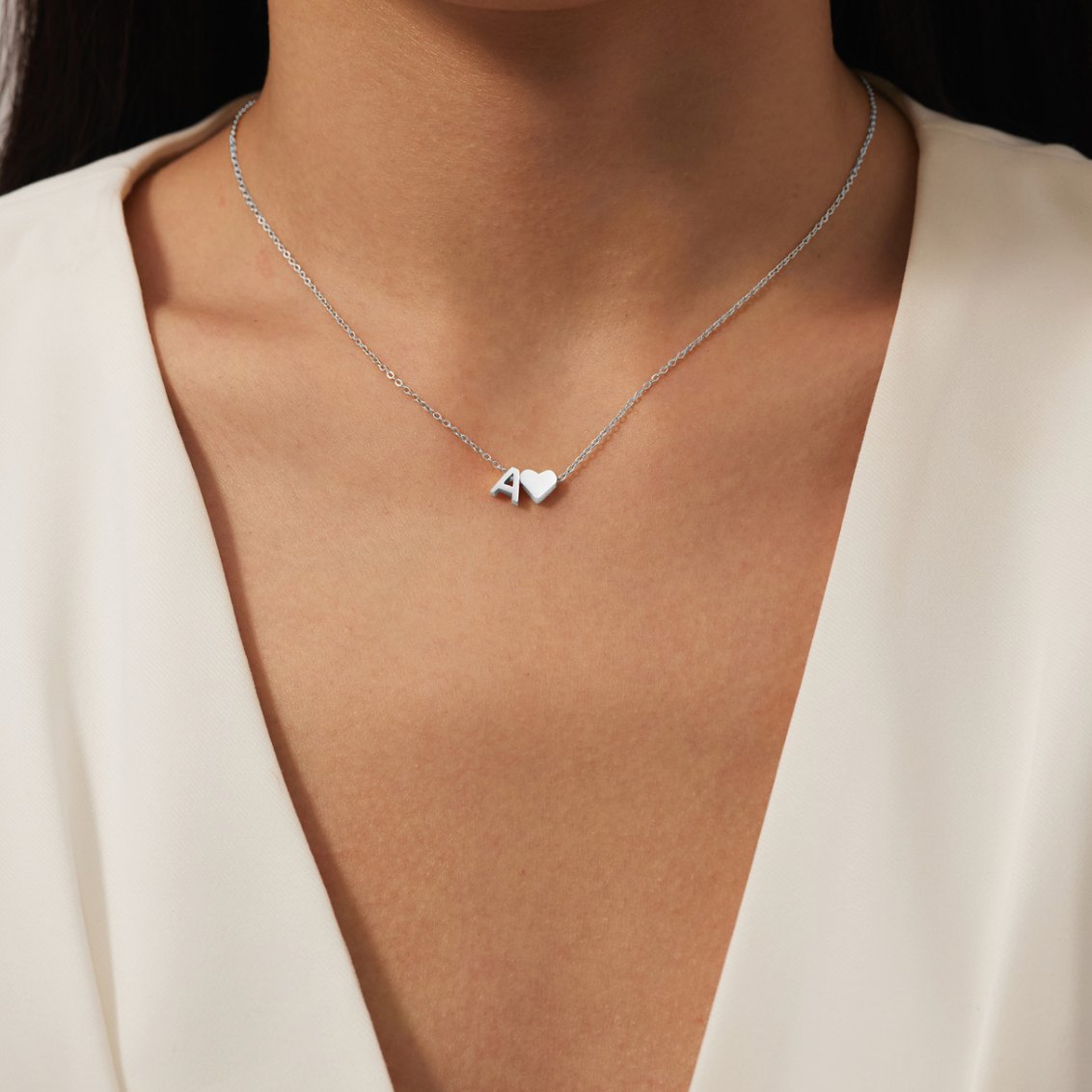 YAHNA | BREV INITIAL SILVER HĂNGSmycke