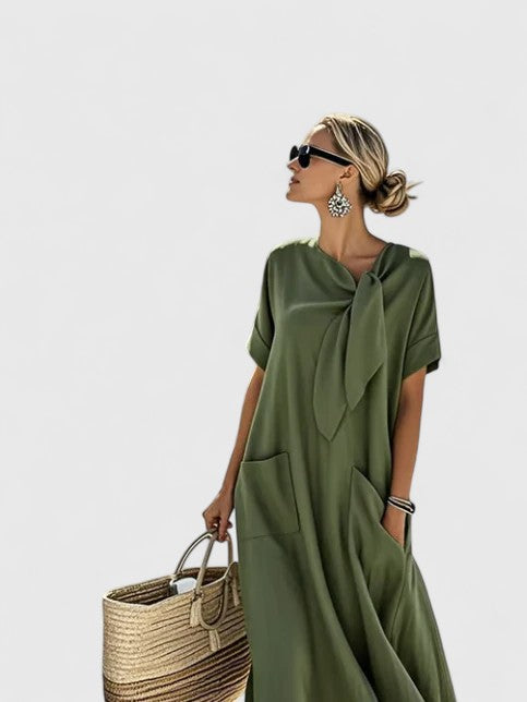 Elin | Elegant Klänning i Svart, Klassisk Snitt, Mjukt Material