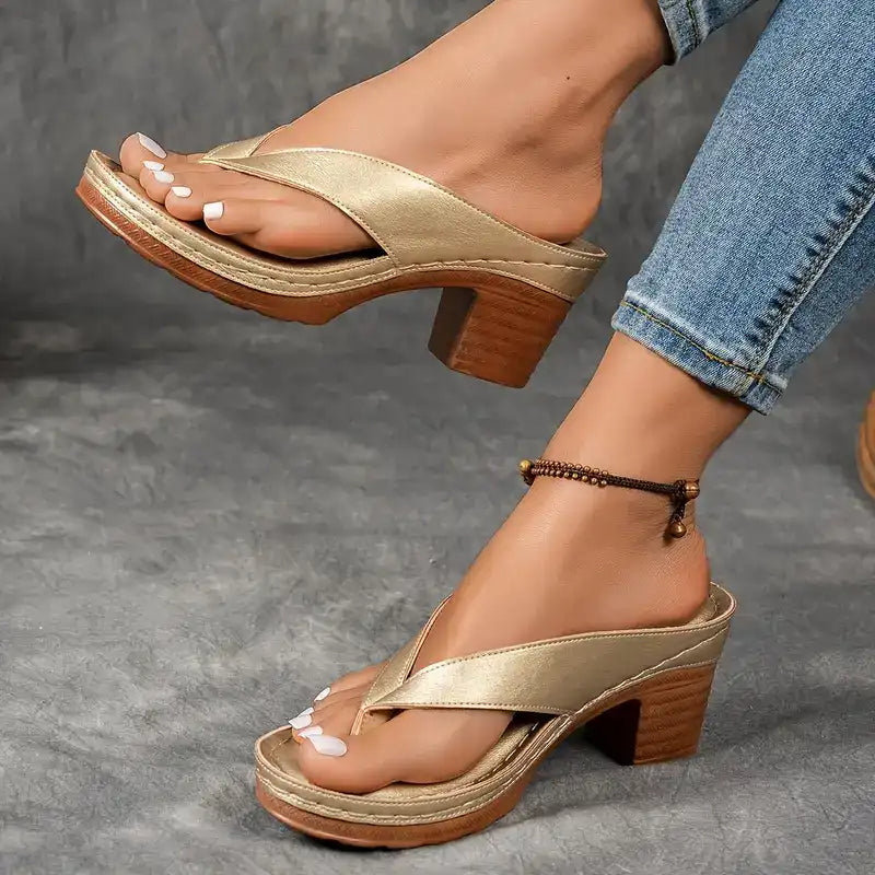 Vera | Avslappnade sandaler i beige läder