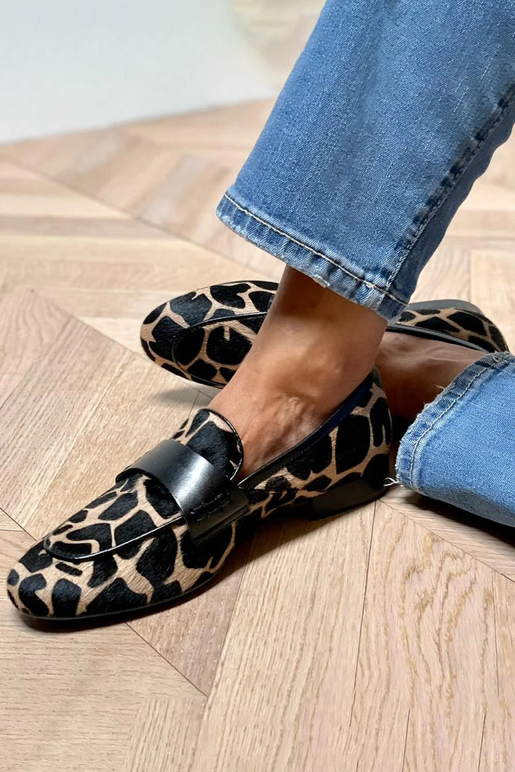 DJURMÖNSTRAD LOAFER MED ELEGANT DETALJ