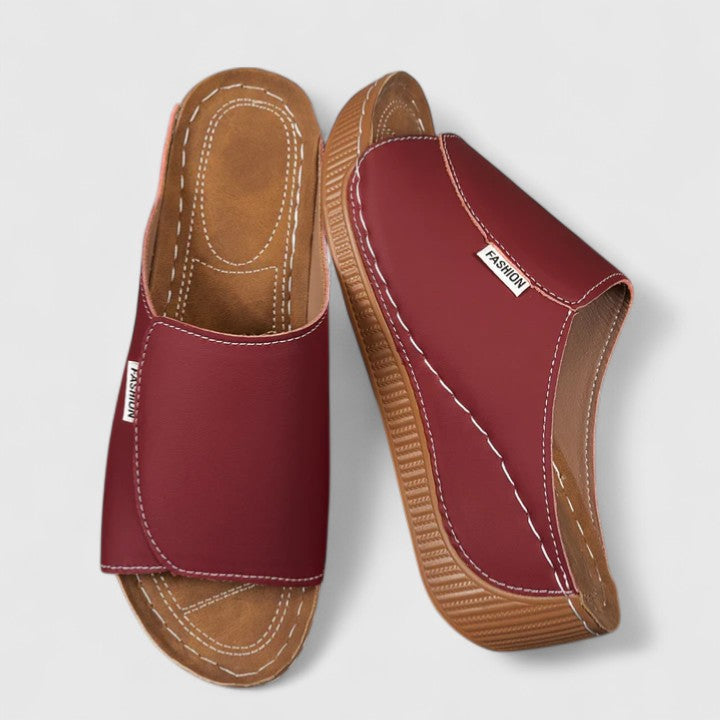 Rebecka | Ortopediska sandaler i beige läder med justerbar rem