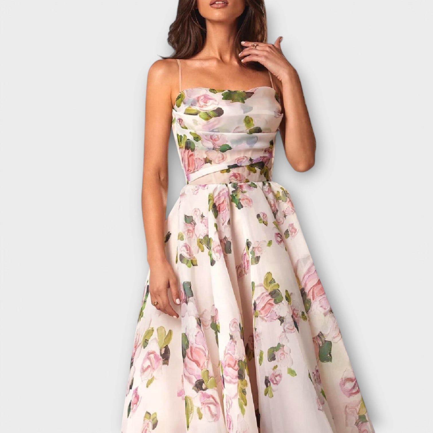 Britta | Elegant Chiffon Midi Klänning i Svart
