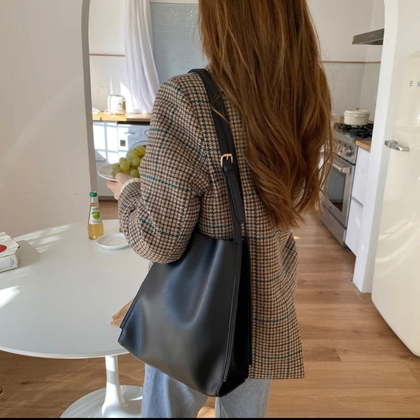 Lovisa | Klänning, Klassisk skärsnitt i svart, brun och vit
