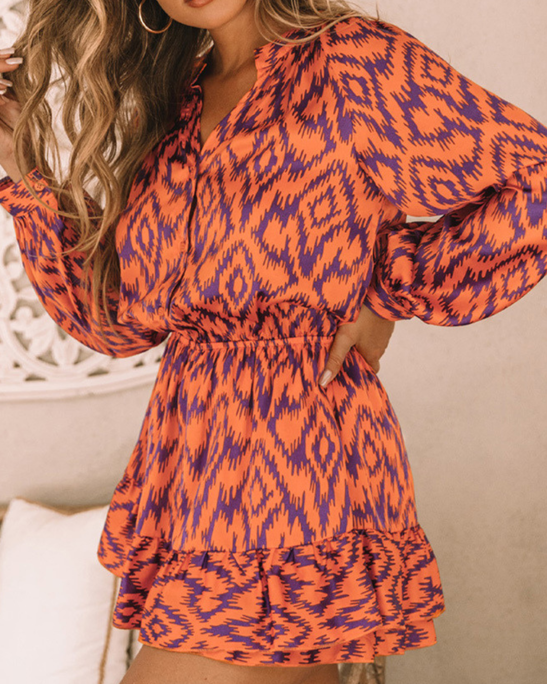 Sofia | Retro Aztec Glam Midi Klänning i Svart med Geometriska Mönster