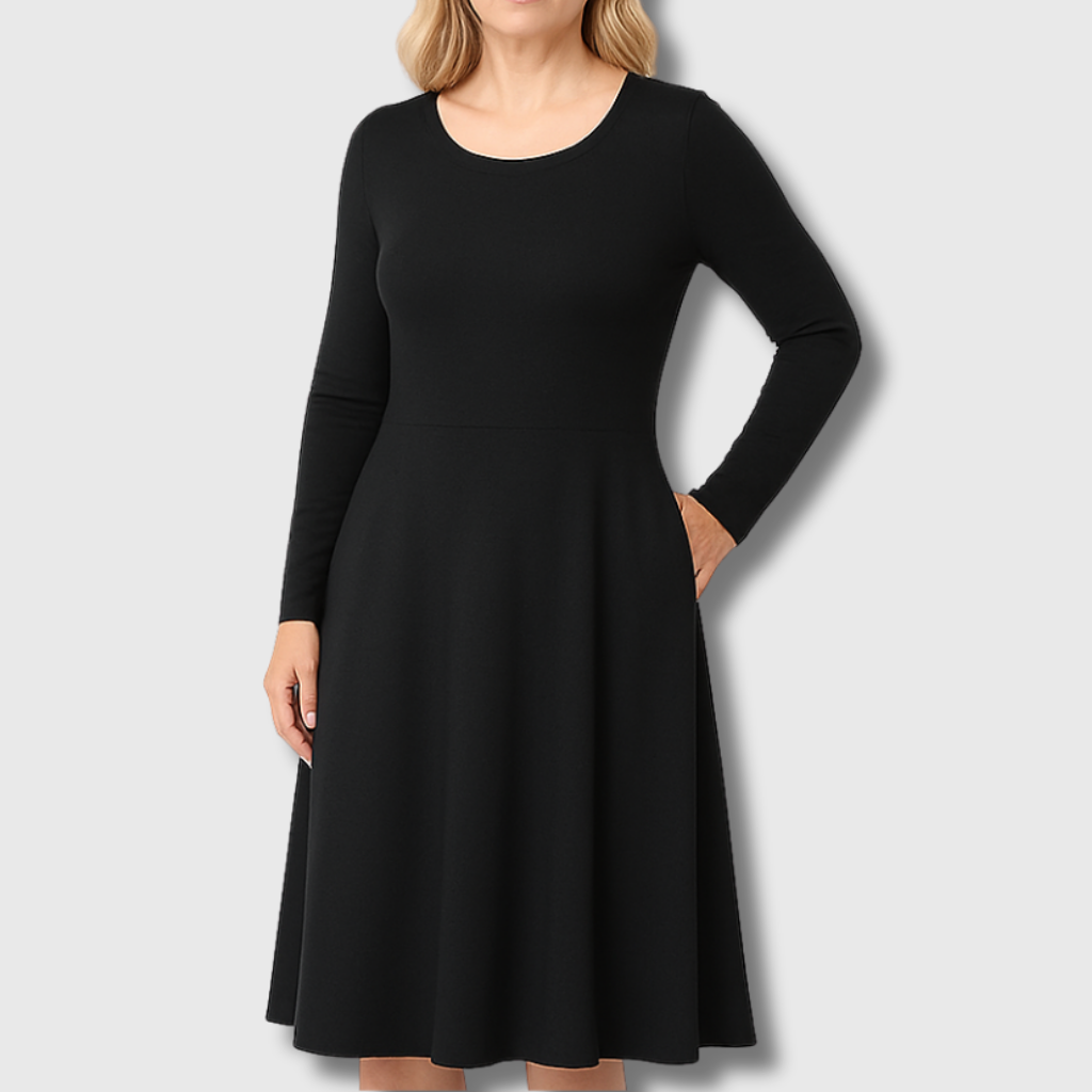 Maja | klassisk långärmad fit & flare klänning i svart