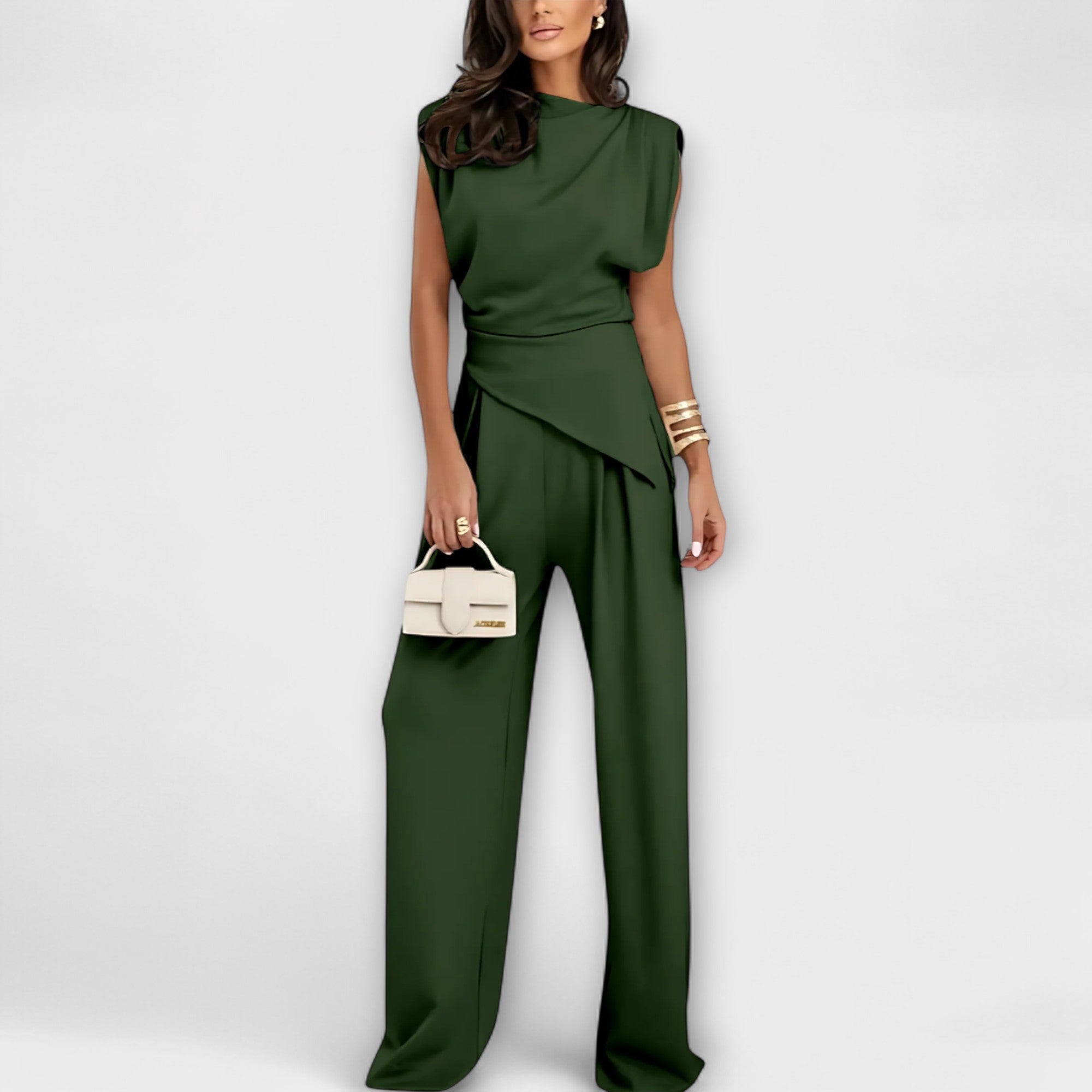 Kristina | Asymmetrisk Ensemble med Draperade Axlar