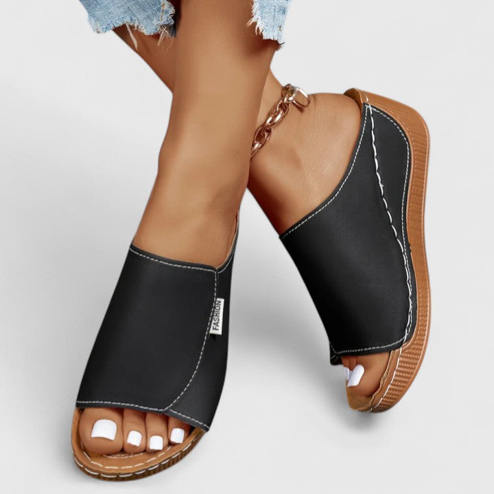 Rebecka | Ortopediska sandaler i beige läder med justerbar rem