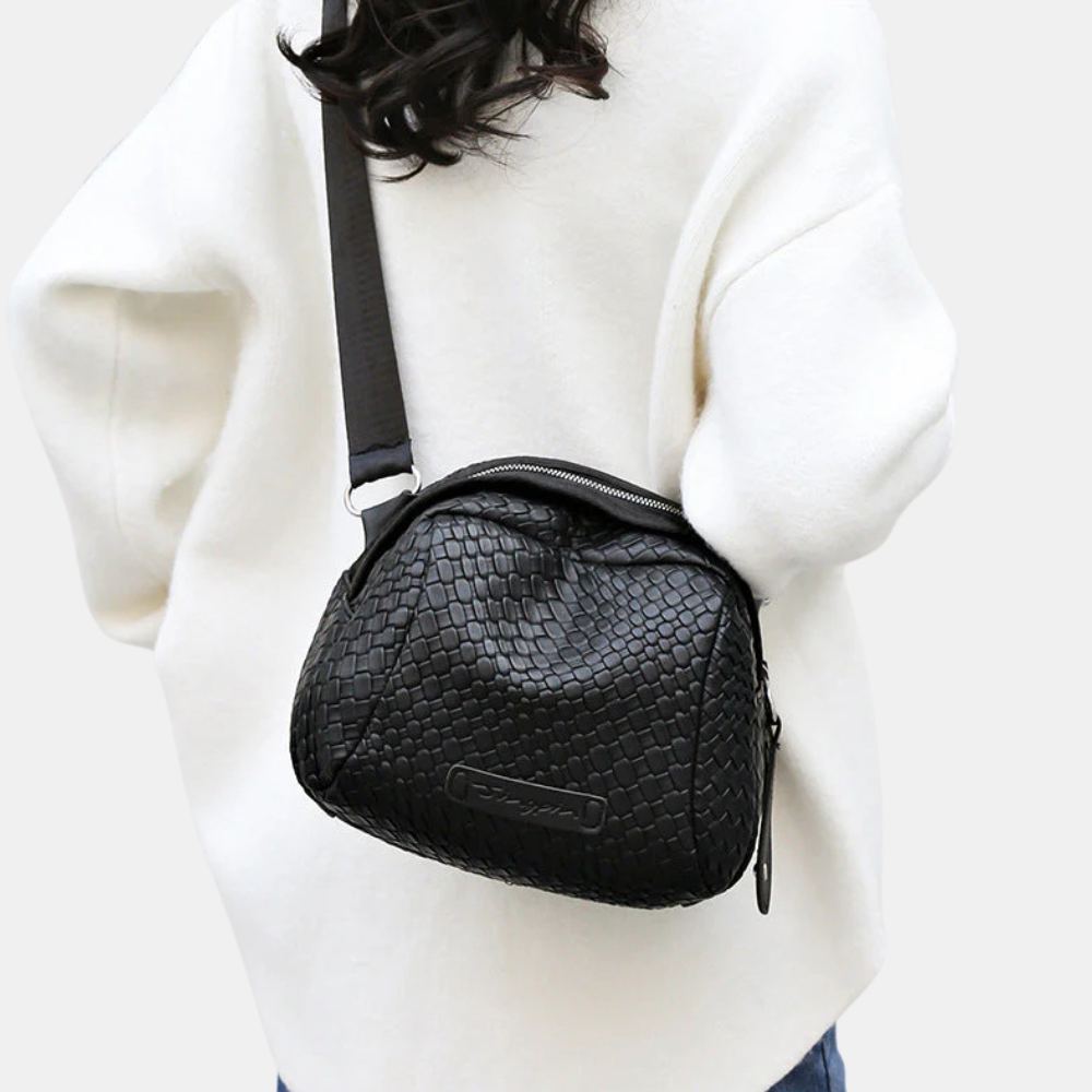 Klara | CHIC LÄTTVIKTS SKAL CROSSBODY VÄSKA