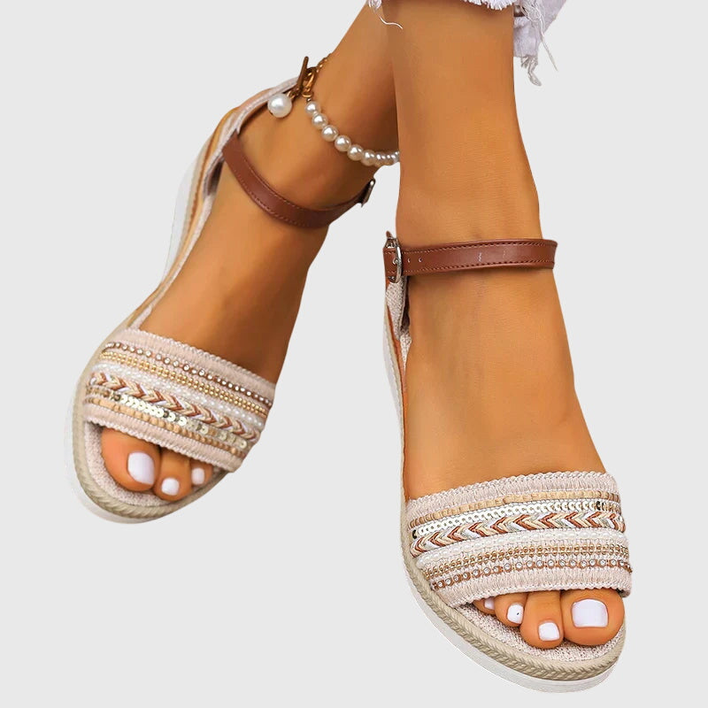 Astrid | Avslappnade sommarsandaler i beige läder