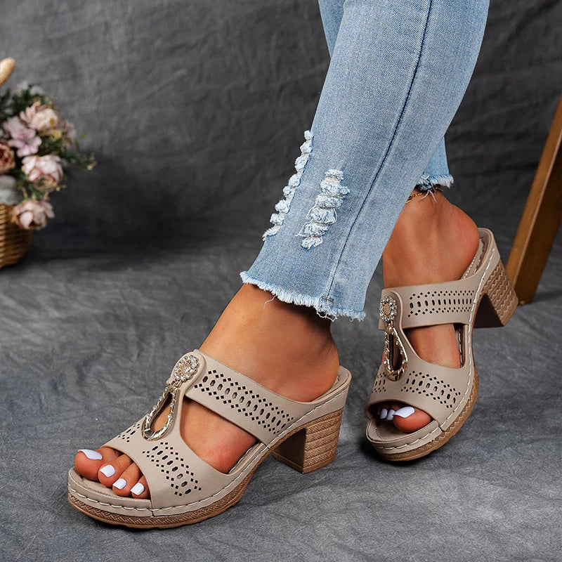 Ingrid | Khaki Gyllene Sandaler i Klassisk Design