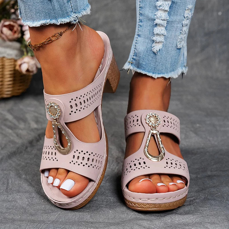 Ingrid | Khaki Gyllene Sandaler i Klassisk Design