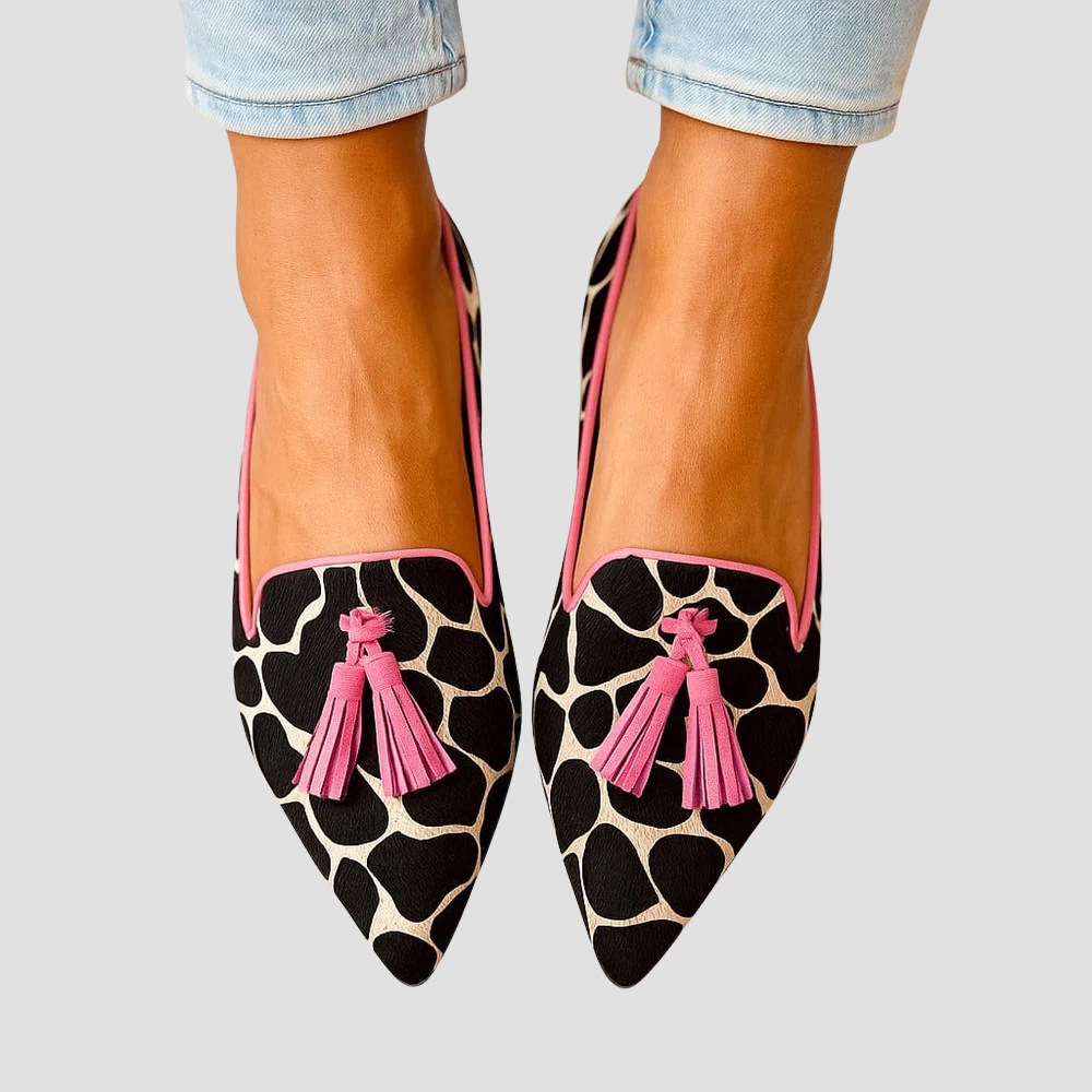 Karin | spetsiga loafers i svart läder, klassisk design
