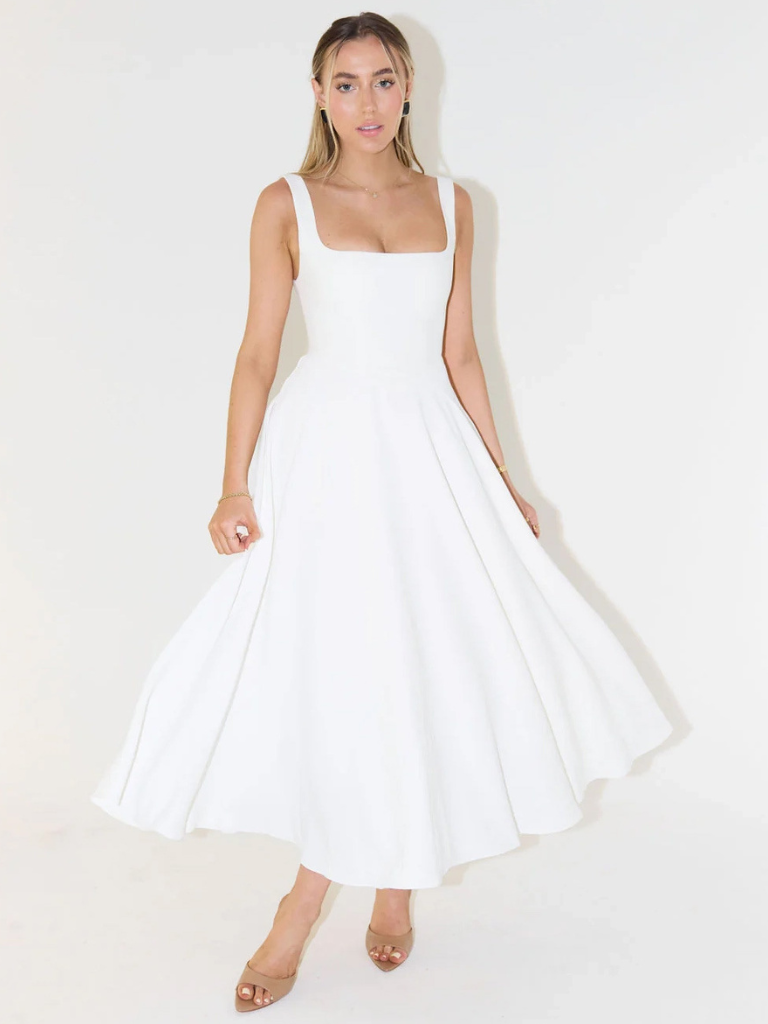 Lovisa | Elegant Aftonklänning i Svart Siden