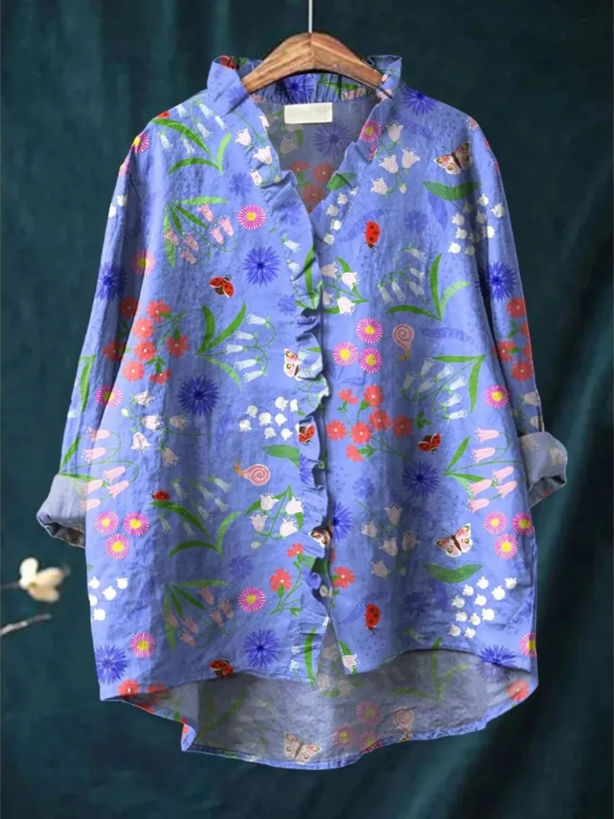 Emma | Blus Med Volanger Och Vildblommor