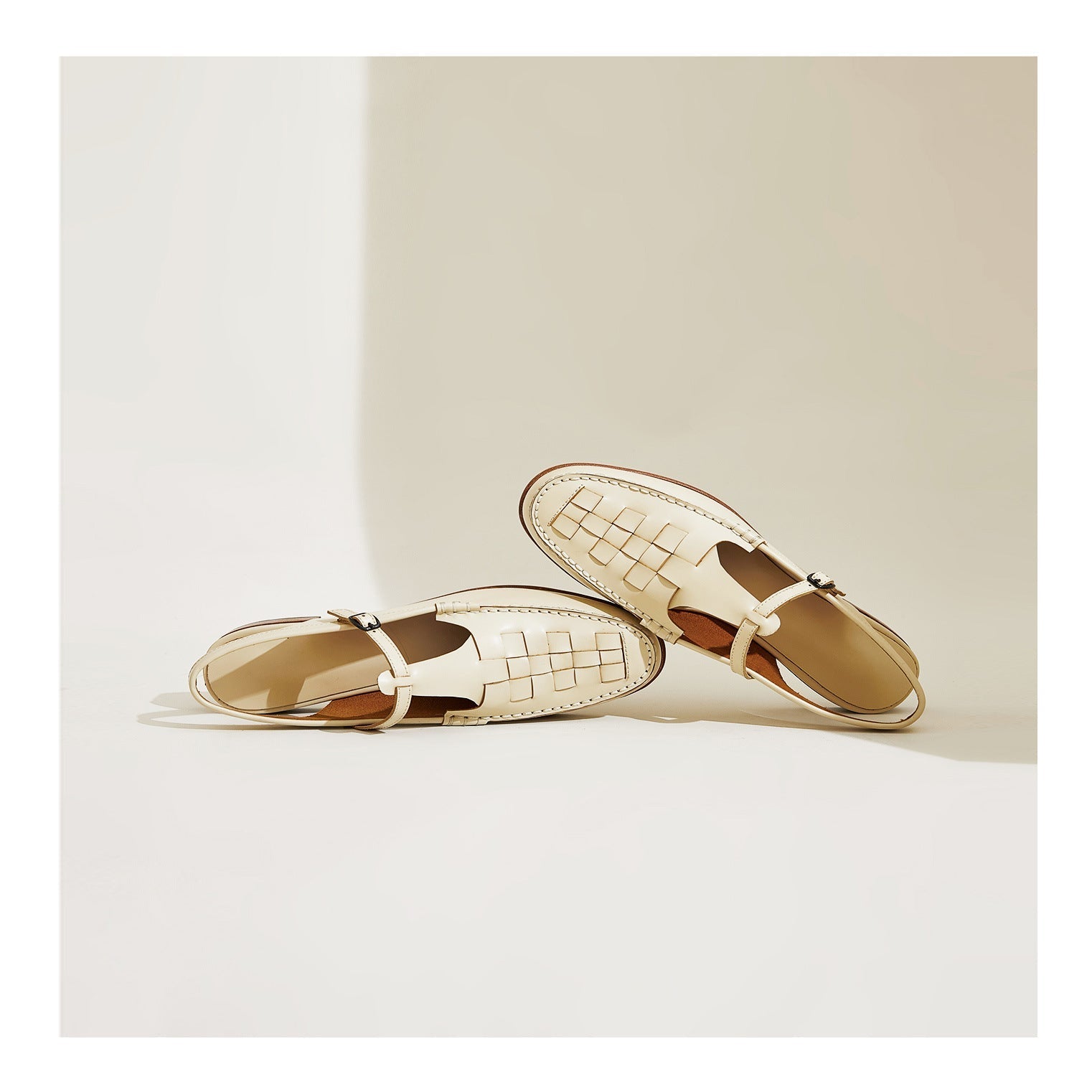 Maria | Vävd Charm Sandaler i Brun med Vävd Design