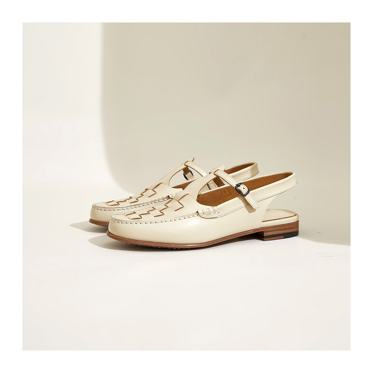 Maria | Vävd Charm Sandaler i Brun med Vävd Design