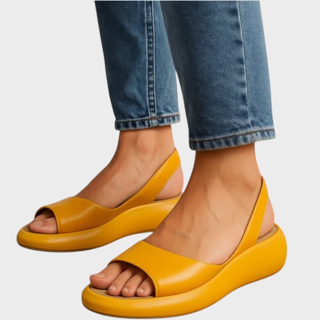 Hilda | Ortopediska Sandaler i Svart Läder med Justerbar Rem