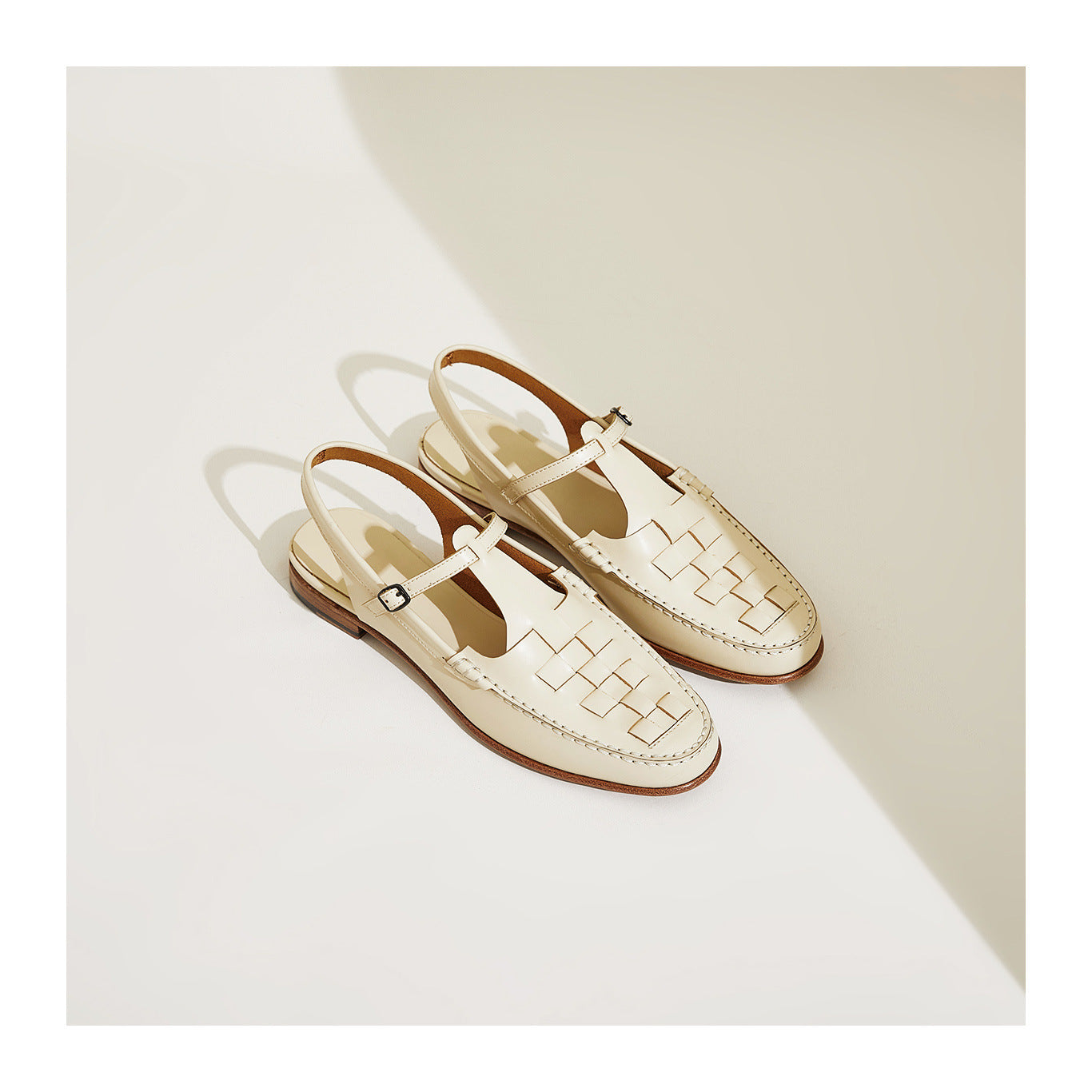 Maria | Vävd Charm Sandaler i Brun med Vävd Design
