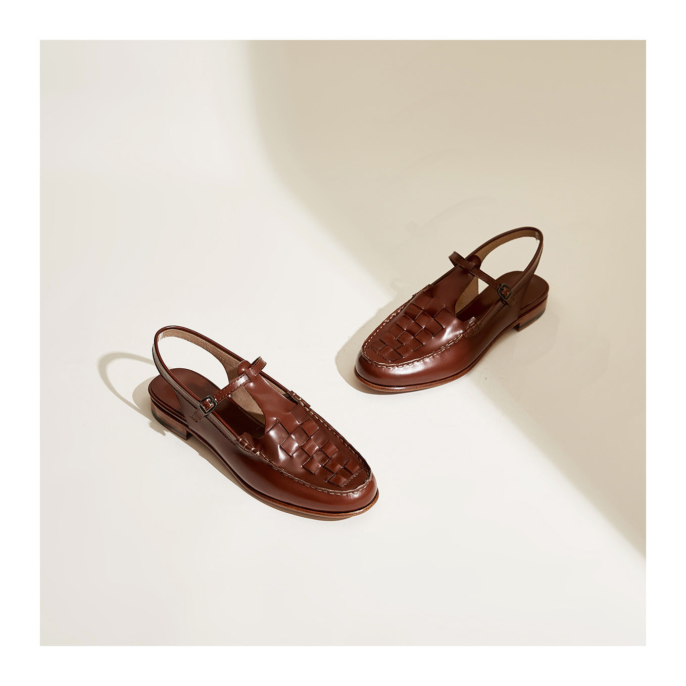Maria | Vävd Charm Sandaler i Brun med Vävd Design
