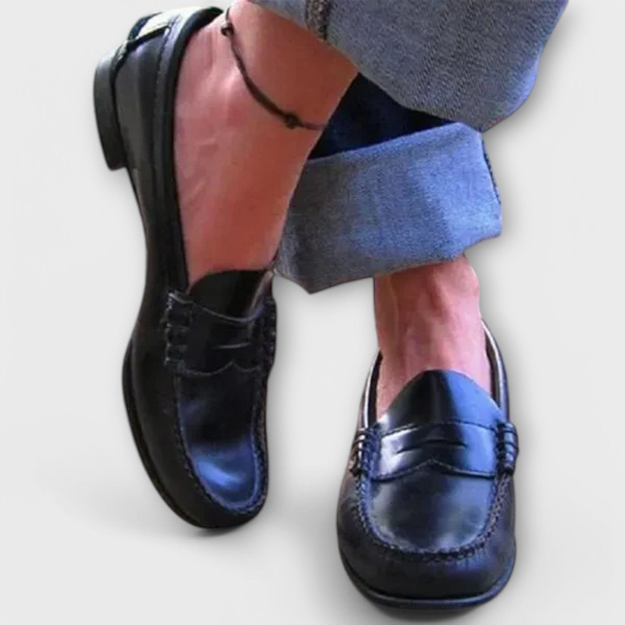 Sara | Klassiska kvinnors loafers i svart läder