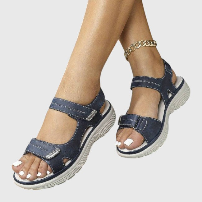 Maja | Ortopediska sommarsandaler i beige läder med justerbar rem