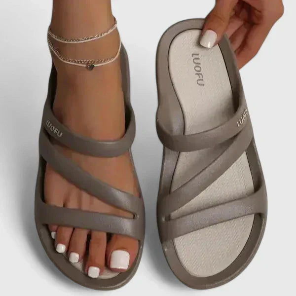 Astrid | Ortopediska sandaler i beige läder med justerbar rem