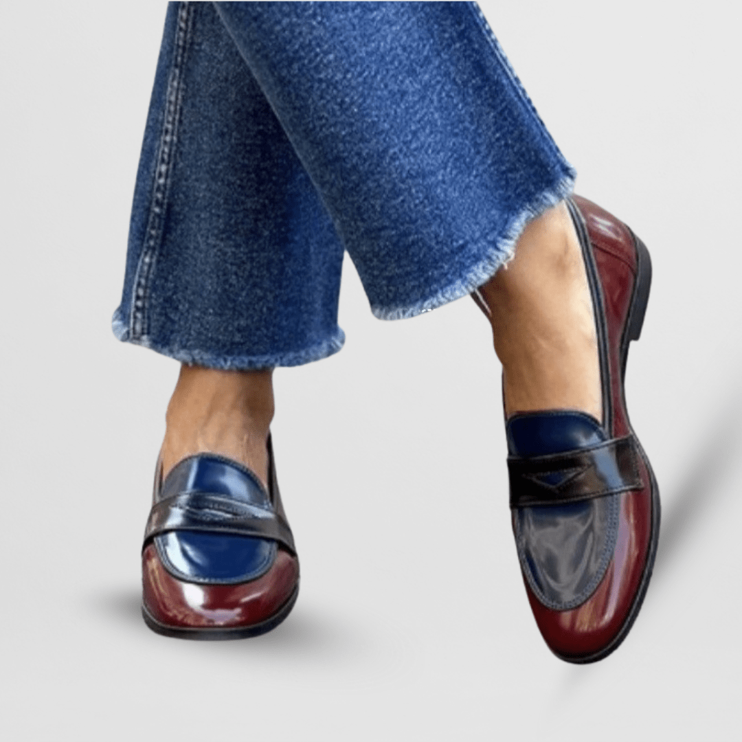 Maja | Klassiska Loafers i Svart Läder