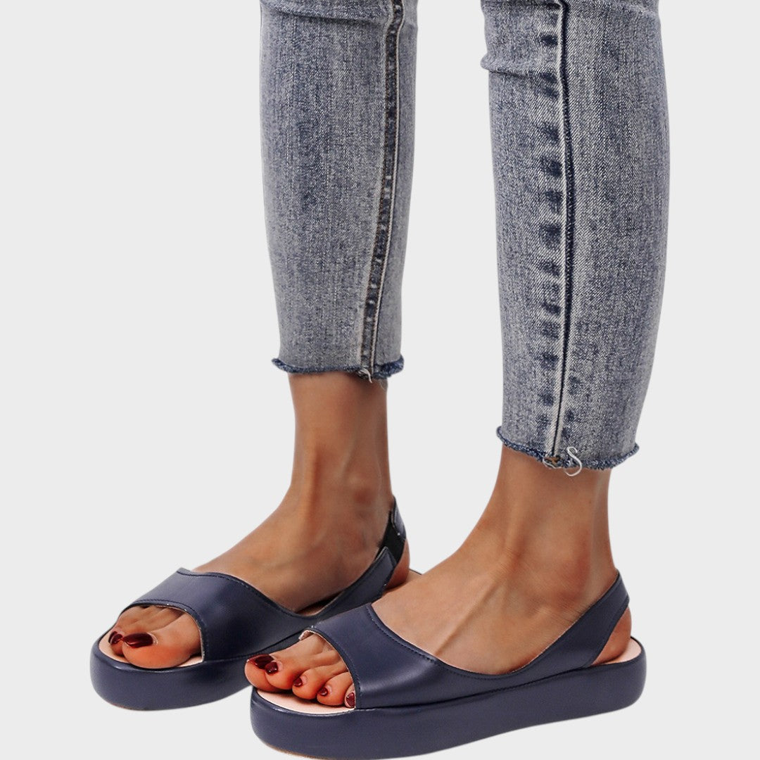 Hilda | Ortopediska Sandaler i Svart Läder med Justerbar Rem