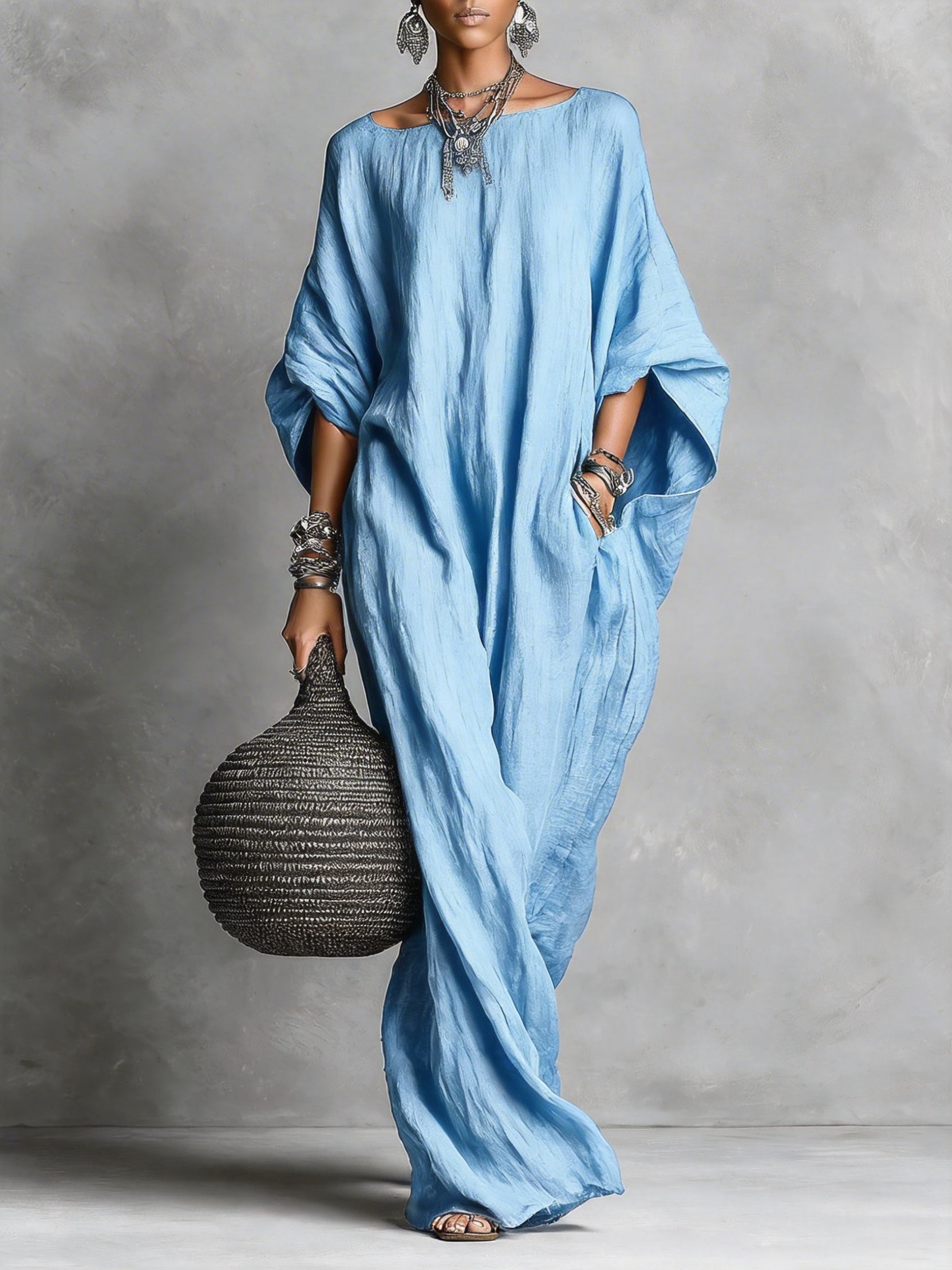 Karin | Oversize Maxiklänning i Svart – Bekväm och Rymlig Design