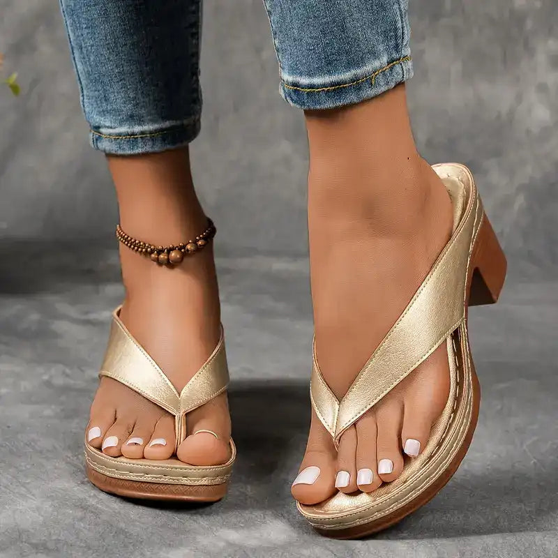 Vera | Avslappnade sandaler i beige läder