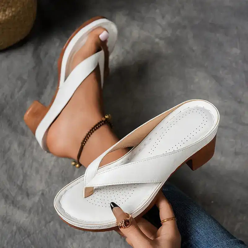 Vera | Avslappnade sandaler i beige läder